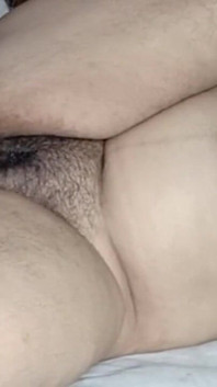 非常热辣的印度胖美女netu用手指抽插，性感的印地语呻吟