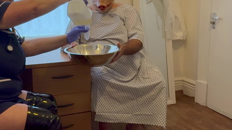 Aaexperiencesltd: Matron Satana a Pacientské prasátko