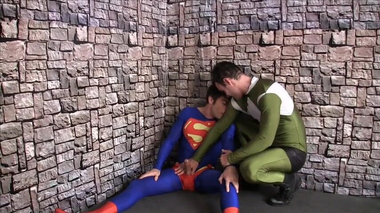 ManUpFilms: Superman se soumet
