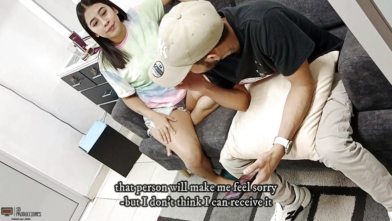 Vayolet: Kåta styvsyster ger bort sin sexiga torso sperma i min...