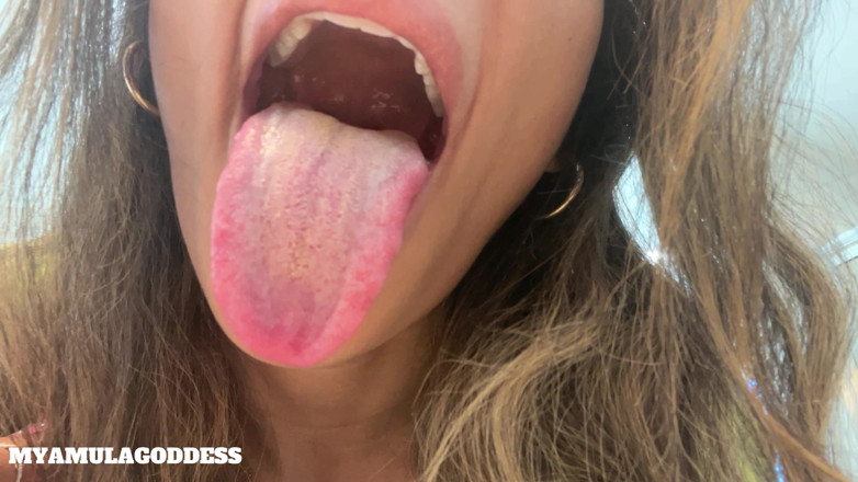 Mya Mula Goddess: ヒューマンタングスクレーパー