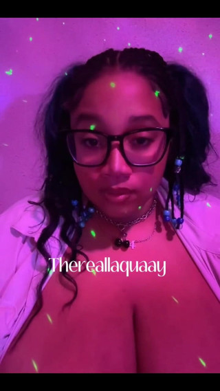 Biggdebbie solo: 3302808922.mp4