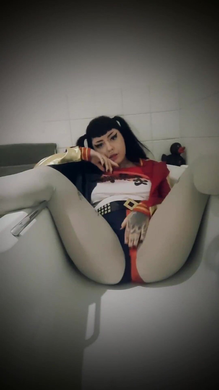 Yourfavecumslut: Harley Quinn plast in bad