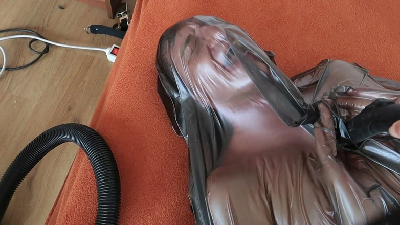 Vlakik SM: Oddech w plastikowej torbie próżniowej