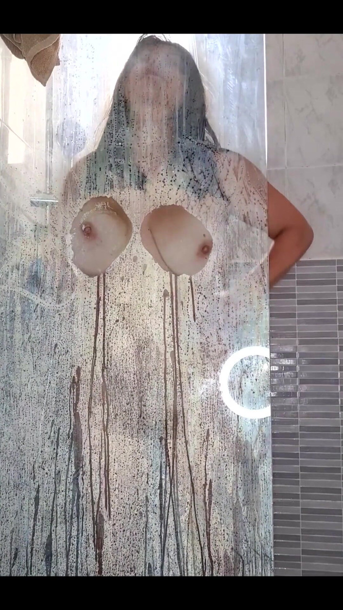 BritneySwallows: Washing Away My Sins Bring Your Plunger and Join Me...