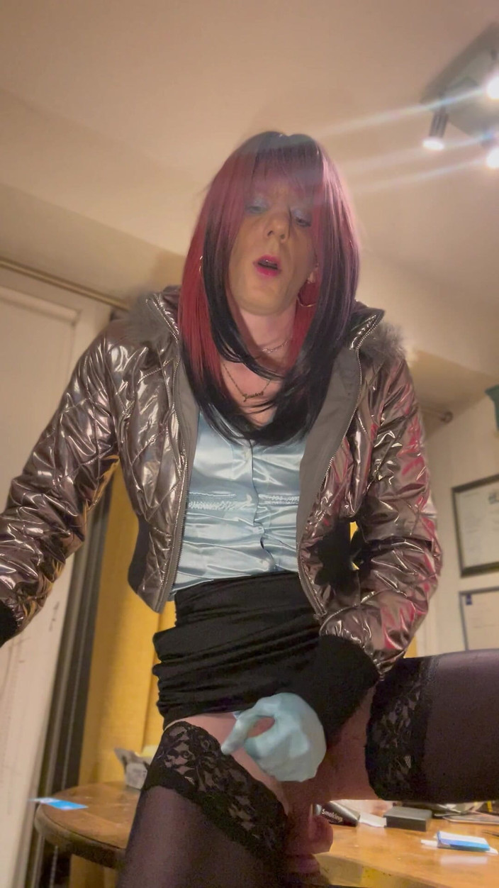 Jessica silk: Jess silk cavalca un dildo