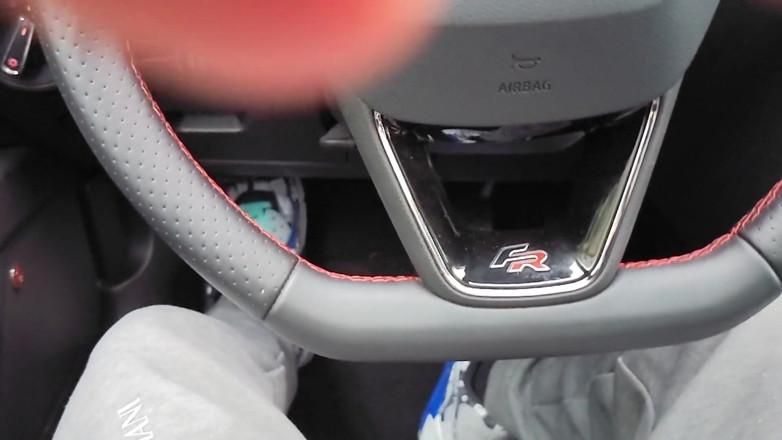 SlipCouple: Handjob in the car on a very busy street o...