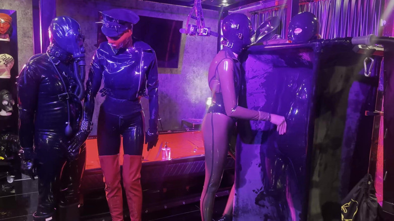Rubber pervs: Perv in the Vacuum Tower with Ava Fetishart Fucking Rubber -...