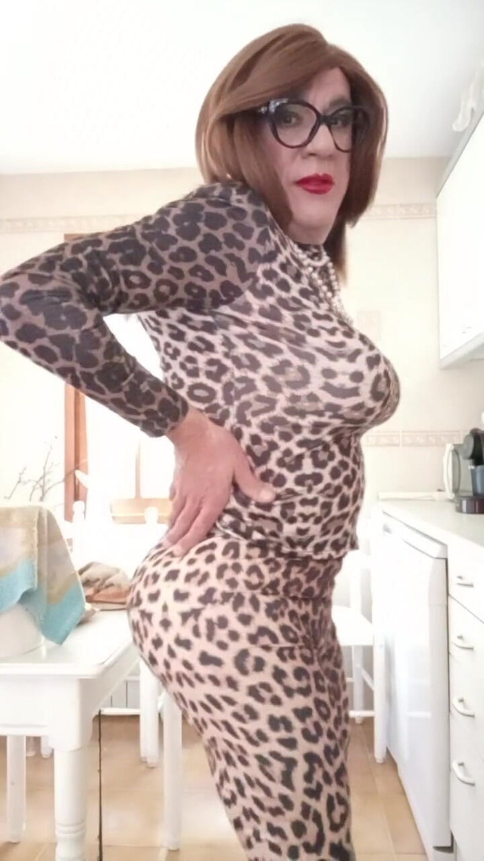 Yusti: Do You Like My New Leotard