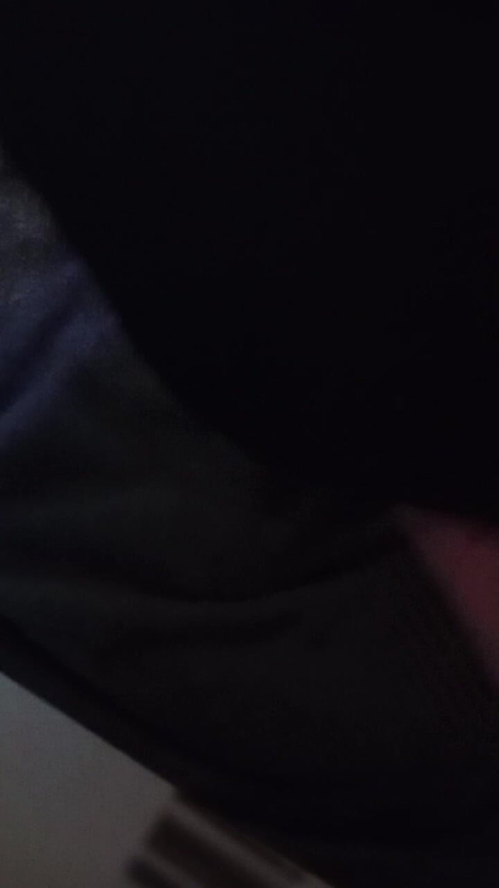 Cuminpanties22: Dicke spermaladung in den schwarzen bh meiner freunde schieben