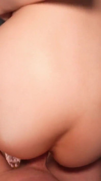 Deux creampies pour deux demi-sœurs.