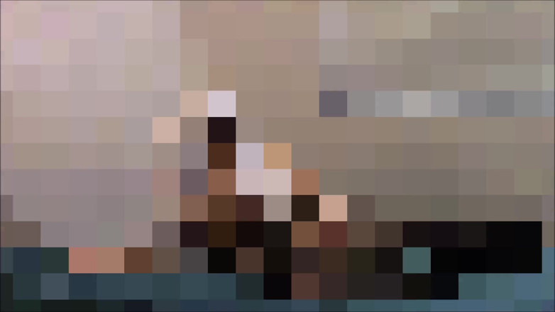 Pretty Kitty Kat: De moeder van je beste vriend zuigt je pik