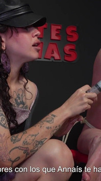 BDSM – emmita Misbehaves, und Fedora liefert die bestrafung