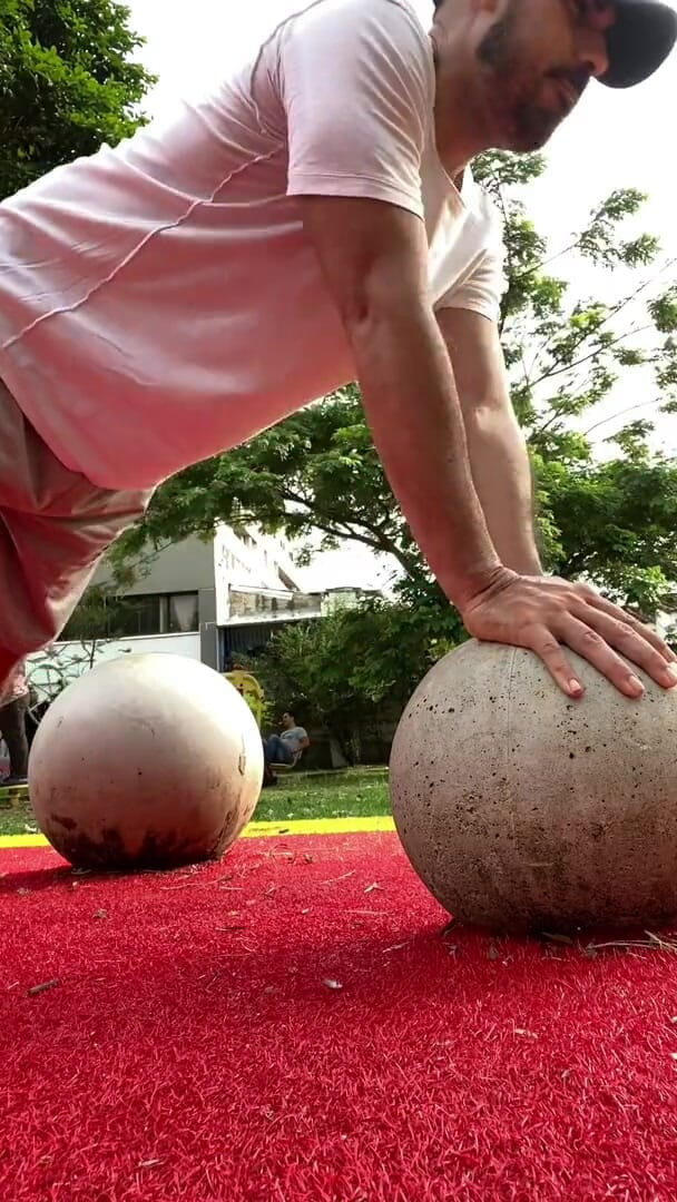 Latin mature king: Grote pik groot cumshot