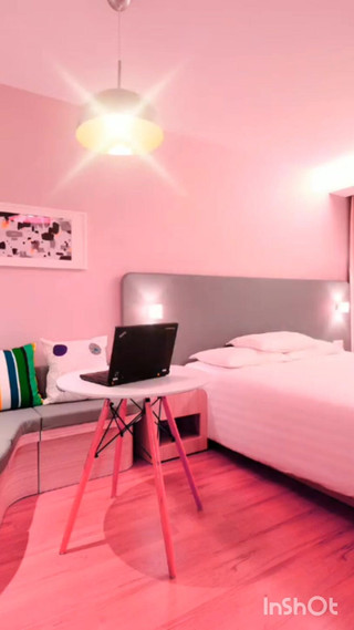 TestyFoundation: Desi sexy manželka ukazuje velká prsa na videu Ošklivé