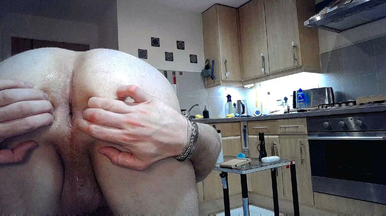 DumbChav: Frozen Piss Popsicle Slowly Melts Inside My Warm, Numb Ass