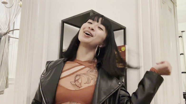 Felicity Azura: Honění se zubní pastou