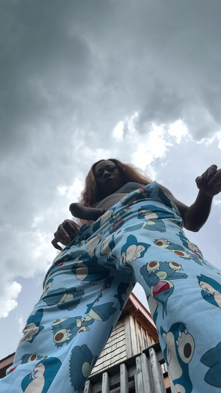 Vanniall: Enorme cumshot buitenshuis