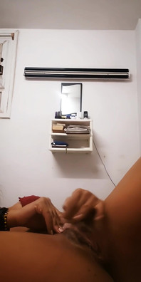 Ubieram się za pielęgniarkę, aby wysłać mojemu chłopakowi wideo o moim dotykaniu się