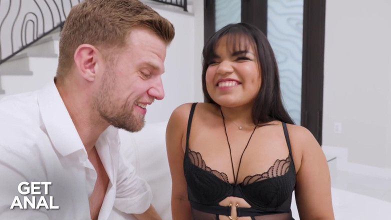 GetAnal: Première sodomie latina sexy avec Summer Col - se faire sodomiser