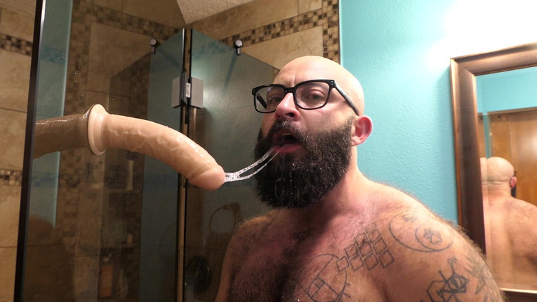 TripleXTransMan: Latihan deepthroat