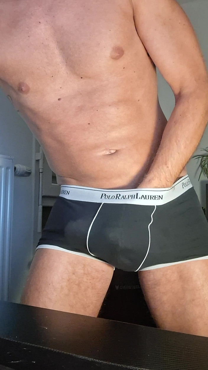 Xfroska: Eine schöne masturbation und striptease