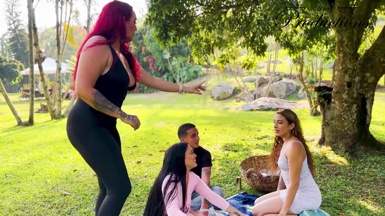 Army Productions: A entrevista picante de Armyboom termina em um delicioso trio