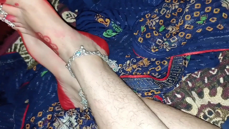 Lalita Singh: Chica india del pueblo apretado coño dedos en dormitorio