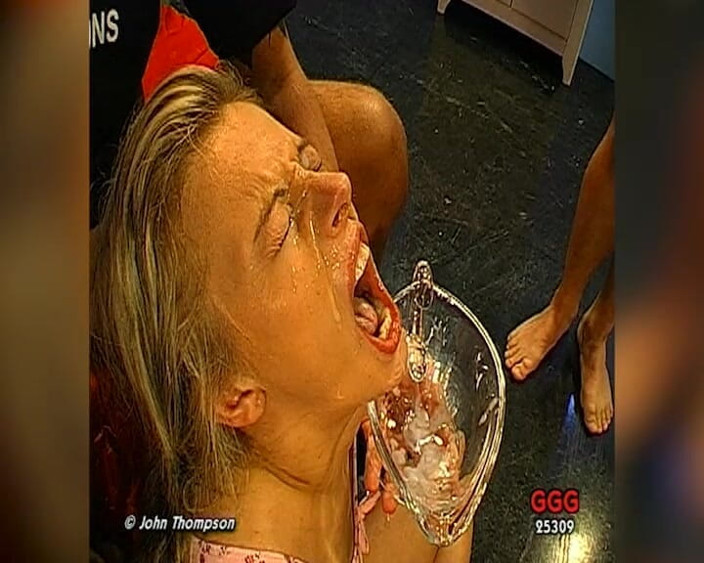 German Porn: 정자 광란의 티나 야생 갱뱅 부카케 난교