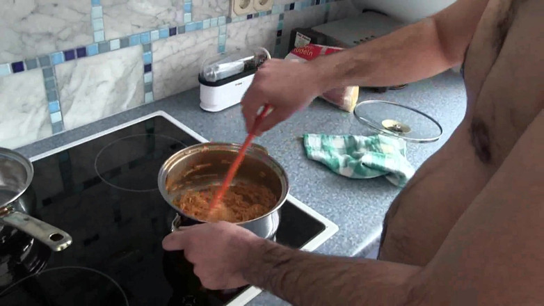 Foot Girls: Murzynka zamówiła spaghetti