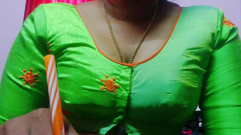 Desi Mohini: 热辣多汁的印度女人与已婚男孩出轨