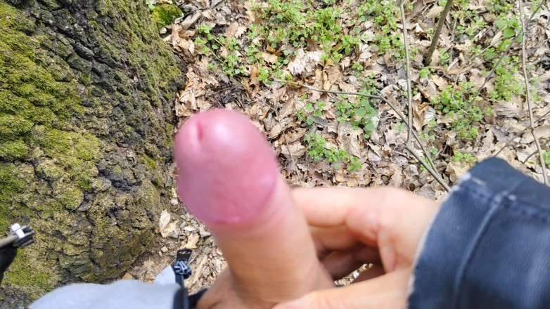 Bayer911: Kencing luar, melancap dan memancut mani