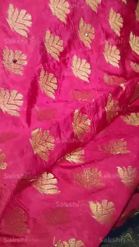 Paticot Me Jhaank Kar Bhabi Ki Chut Dekhi