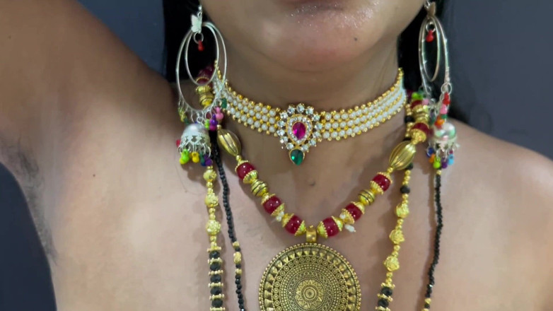 Royalbhabhi: 服务已婚杜尔汉哥 第2部分 大奶子