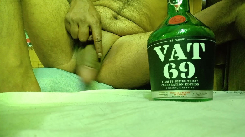 siyasingerporn: Ти ніколи не бачив такого члена, це такий великий член, він відсмухне твої почуття, і ти будеш жадати трахнути цей член