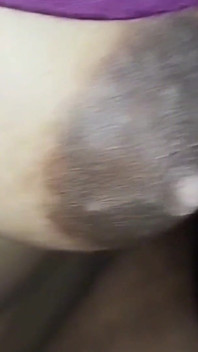 Indická desi vesnická dívka Těsná kundička poprvé sex čerstvě vdaná manželka místní vesnice Bhabhi tvrdé šukání indické desi porno video