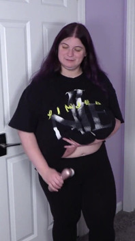 Masturbuje při diskusi o mém dni 3