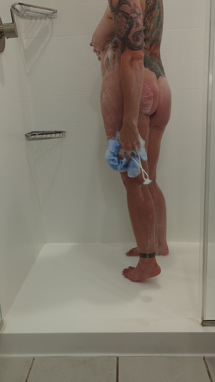 Kumming Kaden: Watch This Dirty MILF Get Clean Then Dirty Again