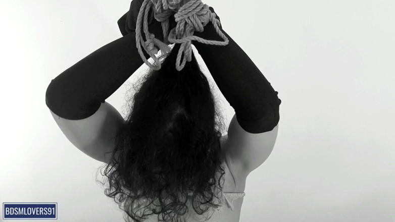 Bdsmlovers91: Sacudiendo las piernas en pantimedias negras de pie, esclavitud sin...
