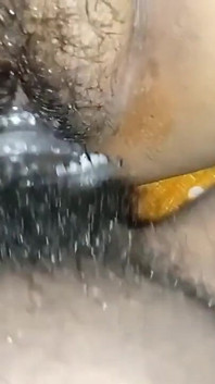 Měla jsem sex se svou nevlastní chůvou 3 hodiny v noci