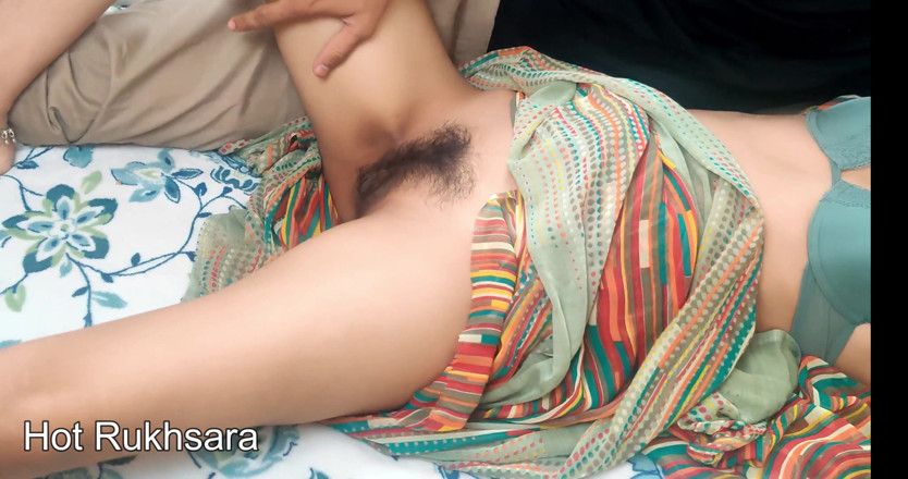 hot_rukhsara: Xxx seksi ev hanımı kocası işten döndüğünde seks için hazırdı....