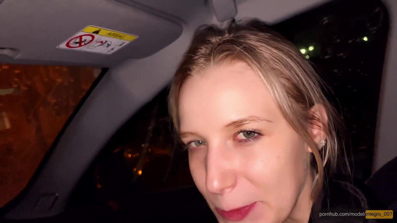 Stacy Starando: 차에서 나를 빨아주겠다고 다시 제안한 의붓여친은 아무것도 할 수 없었고 영화를 찍어야 했다.