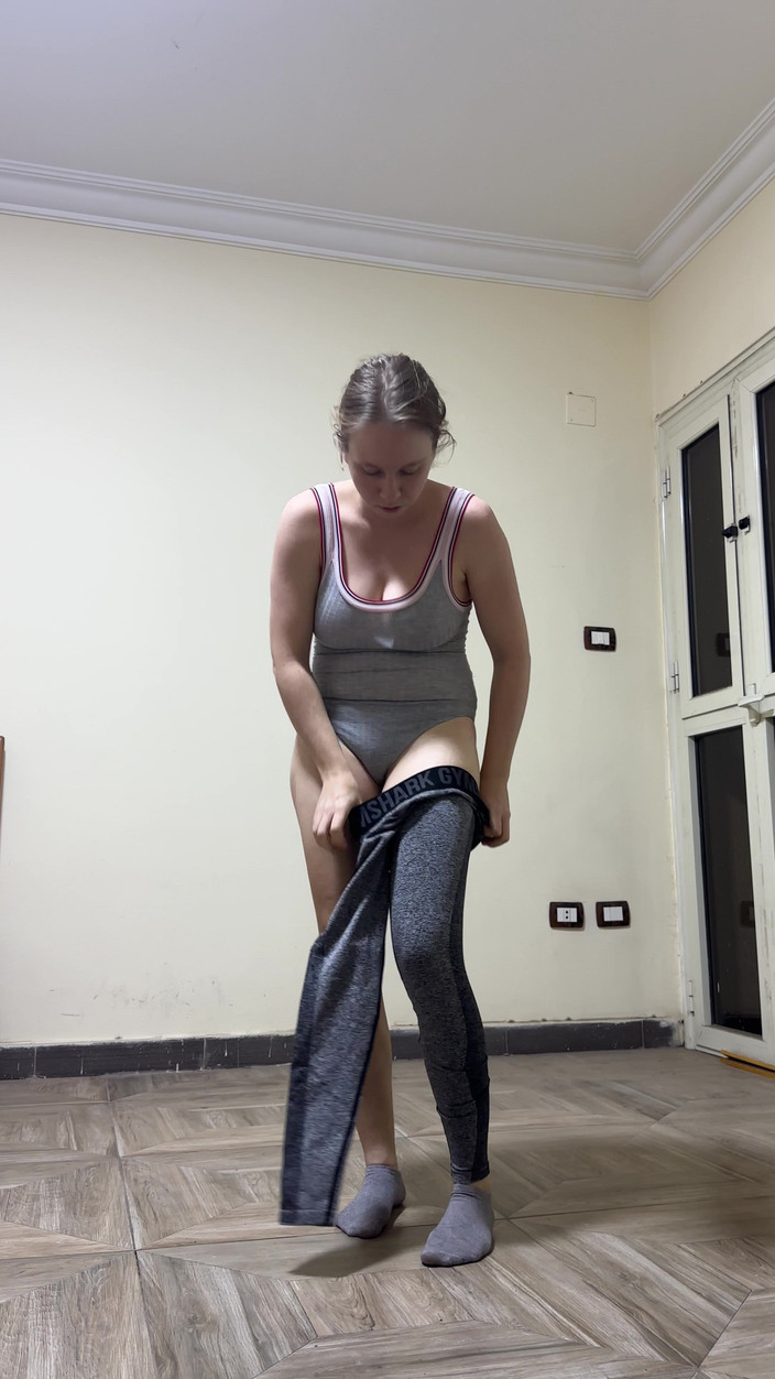 SweetLucy96: Потрясающее тело и облегающие леггинсы