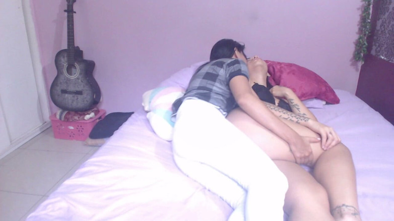 fiesta_porno: Ia Membuatkan Saya Miang Apabila Saya Pulang Dari Tempat Kerja