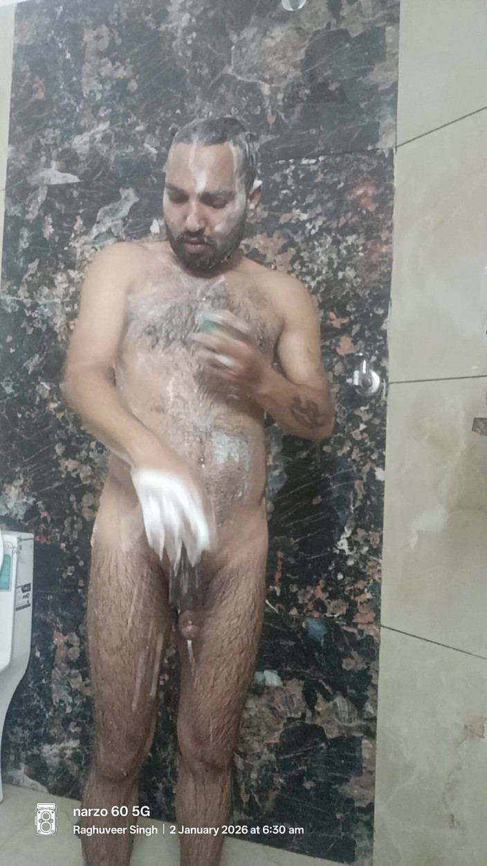 Rajasthani-old-lover: Indian Desi Man ciesz się prysznicem i pokazem masturbacji z...