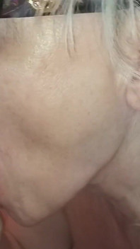 Heißes blowjob-Abenteuer der heißen deutschen oma!