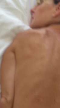Bauchlage, Arsch Verehren Großen Schwanz in Ihrem Sexy Arsch. Teil 2