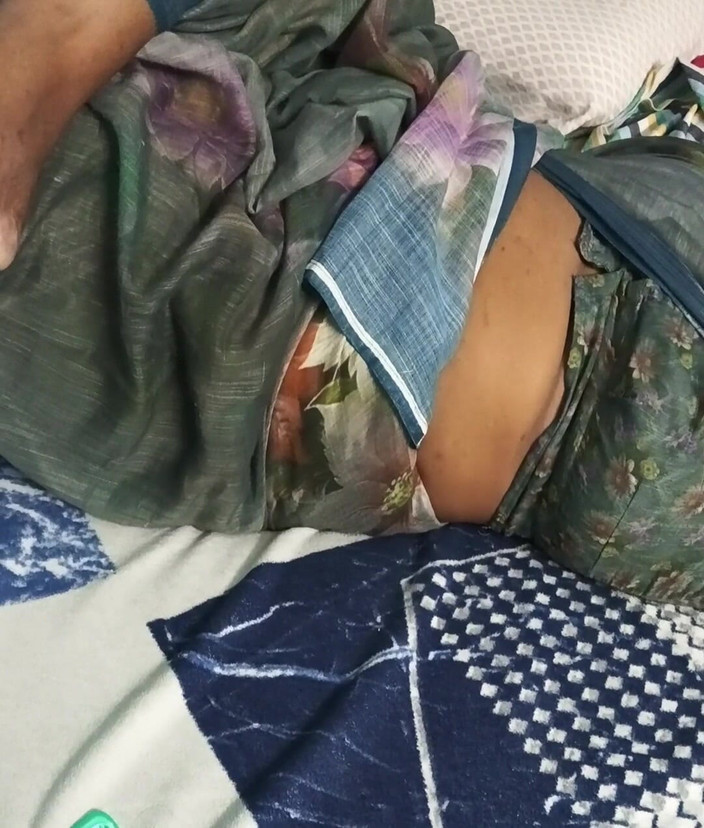 Pig pussy: Nattukattai tamilische tante auf bett