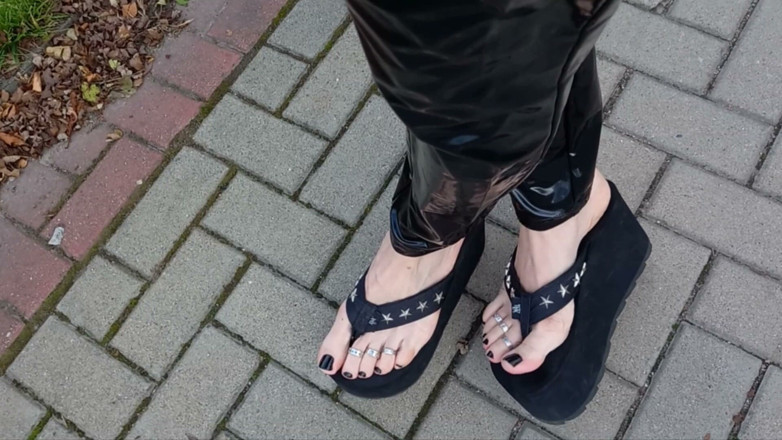 Heelex: Crossdressing in Latex Leggings and Platform Thongs