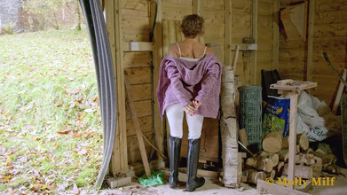 Molly MILF: MILF molly matang panas dalam jodhpurs seksi ketatnya